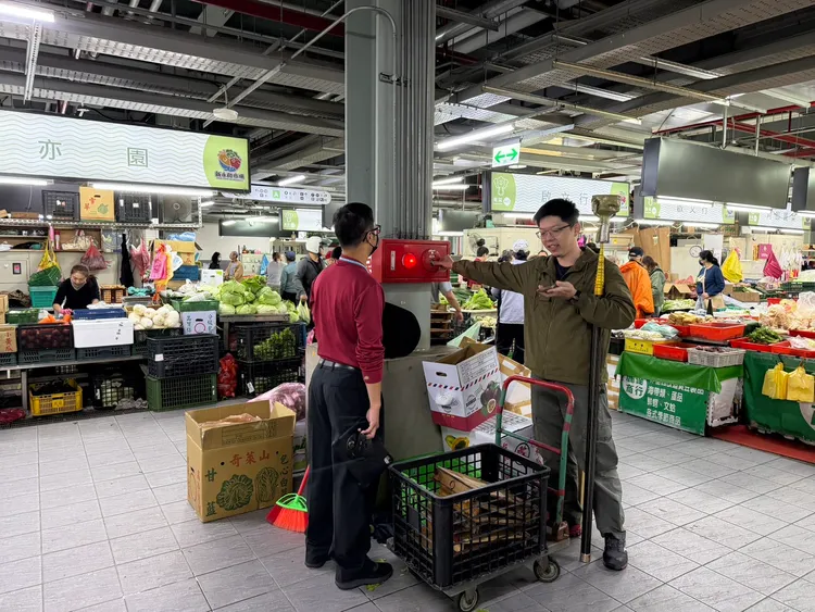 桃園市場消防安檢。桃園市消防局提供