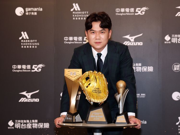 江坤宇最佳九人5連霸+金手套6連霸!雙雙寫下中職紀錄