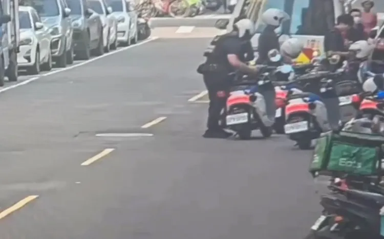 多名警力持盾牌到场。警方提供