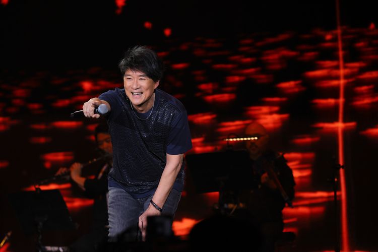 周華健雄蛋演唱會笑中帶淚 《朋友》致敬已故摯友屠穎