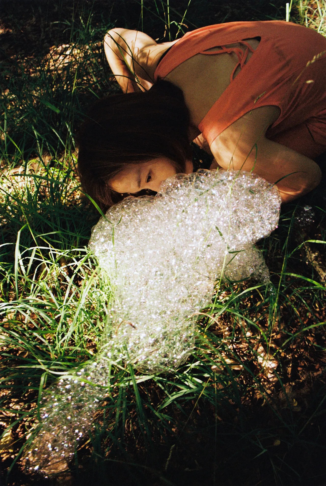 洪佩瑜赴波兰拍摄实体专辑视觉。何乐音乐提供