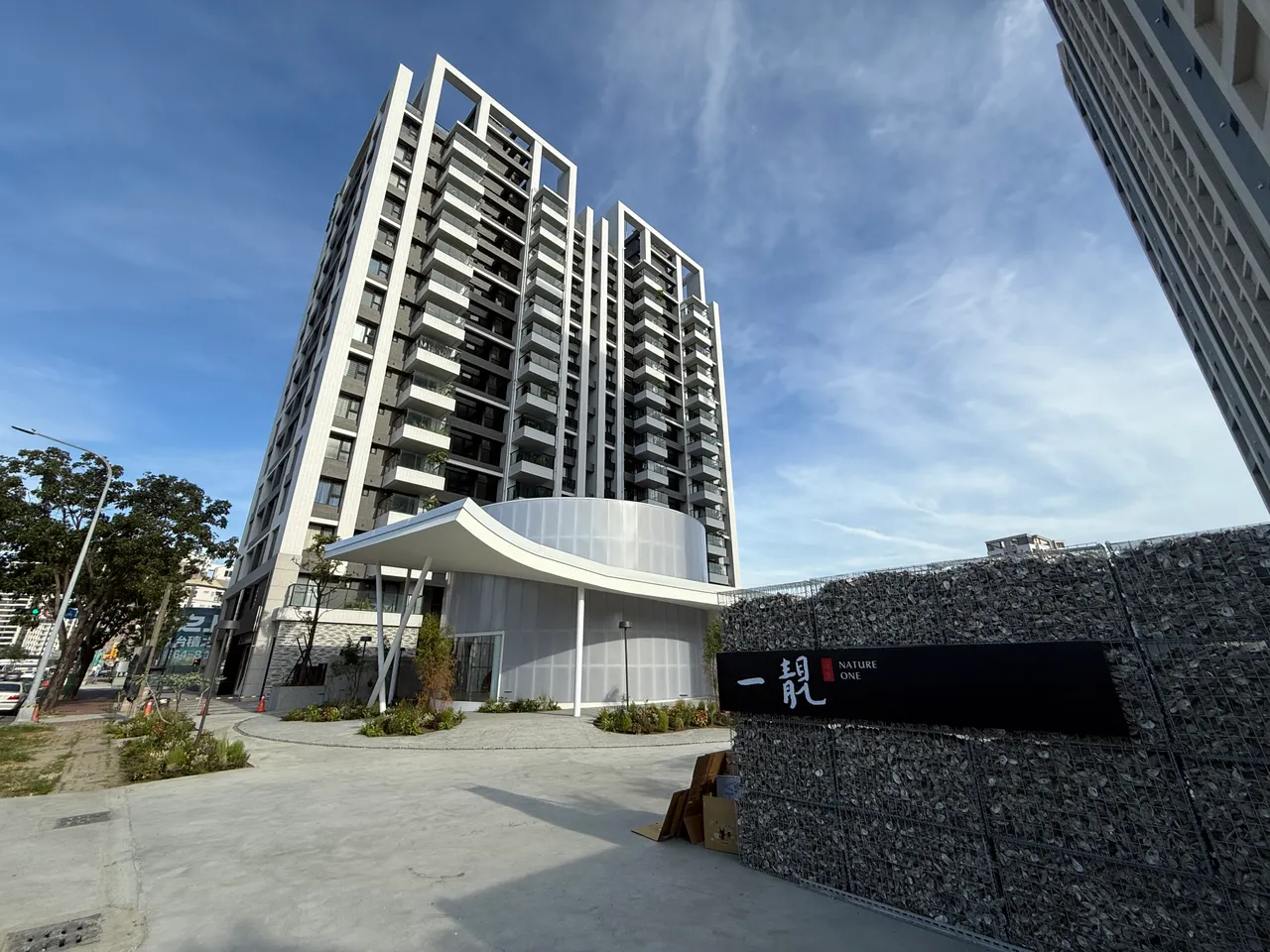 高雄大学3场指标案，房价都要挑战4字头，部分仍想创价销售。叶家铭摄