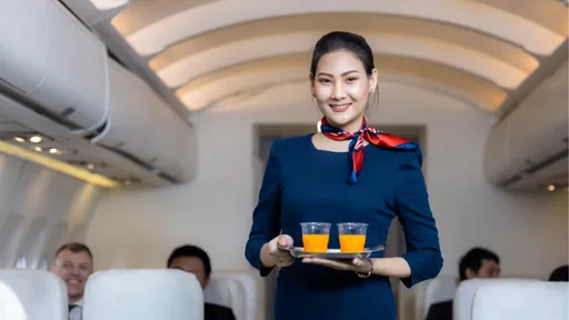 空姐圈疯传「制服救星」！热销200万盒成高空新宠