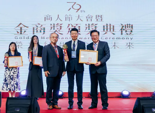 Kia台灣森那美起亞奪金商獎優良外商殊榮　深耕11年、持續擴大投資與通路布局