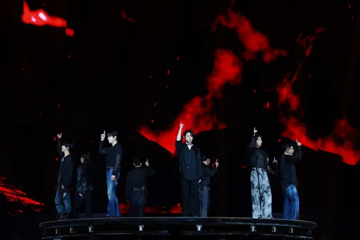 SJ大巨蛋被求婚喊50岁还要来！始源卷言论争议「再相信我一次」