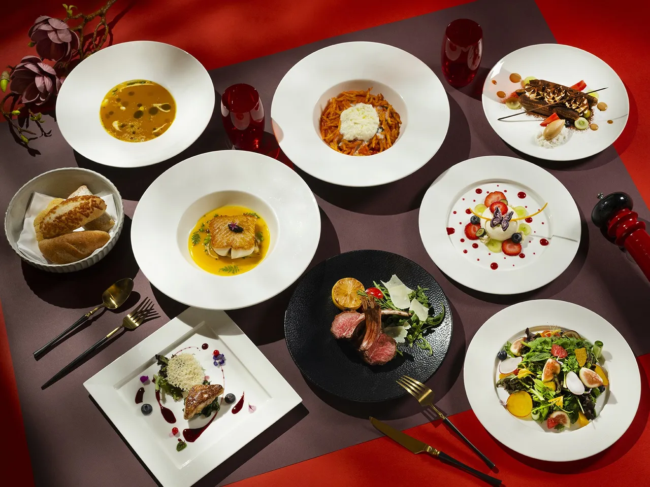 感受主廚的時令創意，馬可波羅「雙人季節特色晚間四道式套餐」精緻義式風味，旅展優惠價4188元，享受浪漫用餐時光。台北遠東香格里拉提供