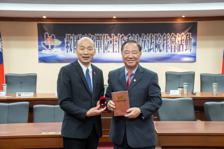 立法院長韓國瑜6日接見救國團各縣市主委一行人。立法院提供