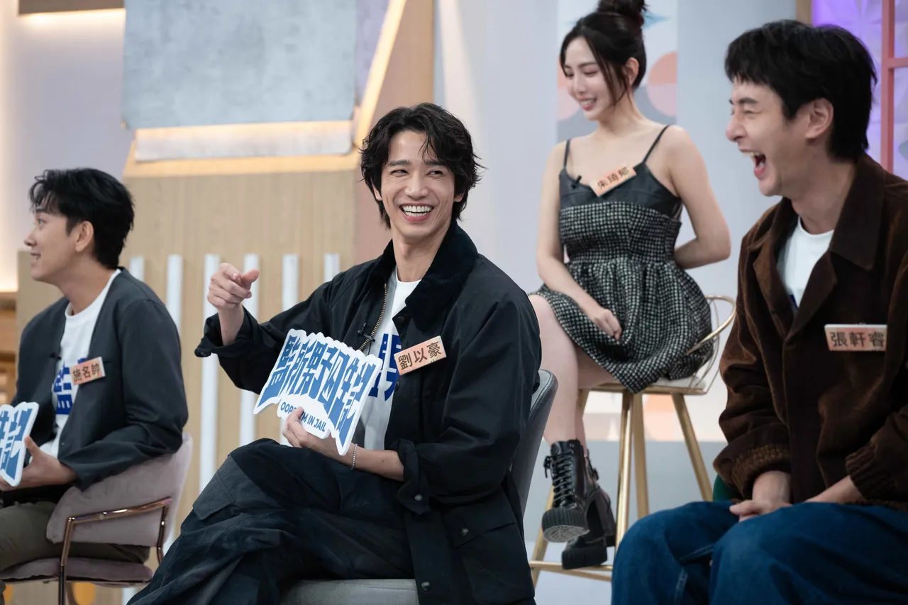 刘以豪（中）分享从未想过会踏进演艺圈。东森综合台提供