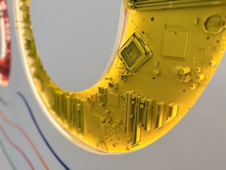 定位在AI基礎建設硬體研發中心的Google士林辦公室，在招牌中藏有主機板零件的巧思。趙筱文攝