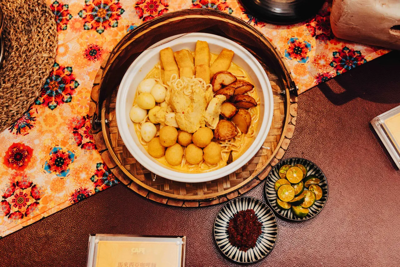 「馬來西亞咖哩麵」濃香咖哩椰奶香交織垂涎風味。台北君悅酒店提供