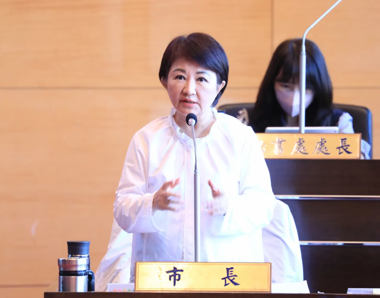 台中市长卢秀燕今痛批宾宾哥及受邀的魔术师非常可恶、太过白目，不尊重学校及学生的隐私，「台中市永不录用！」市府提供