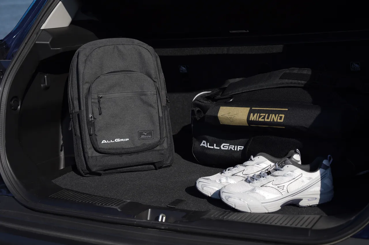 SUZUKI表示，本次與MIZUNO合作旨在將「ALLGRIP」所象徵的掌控感與挑戰精神延伸到生活日常。業者提供