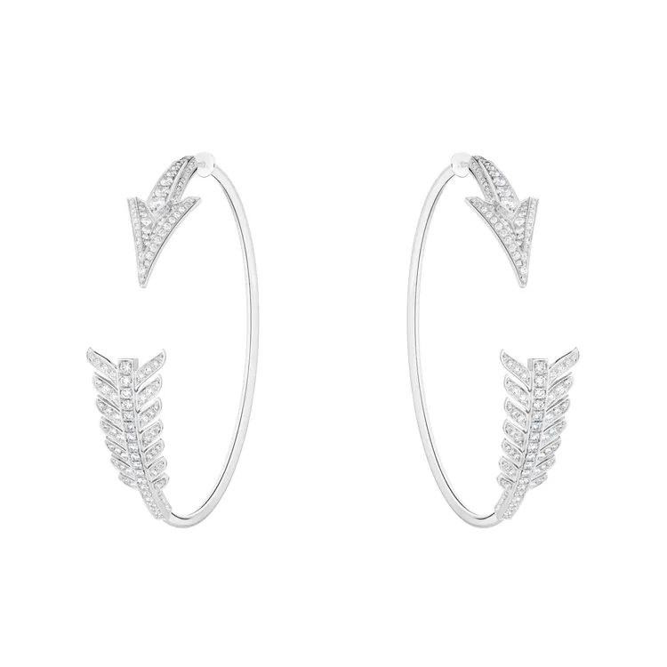 Flèche系列耳環（白金750材質、鑲嵌鑽石），98萬9000元。品牌提供