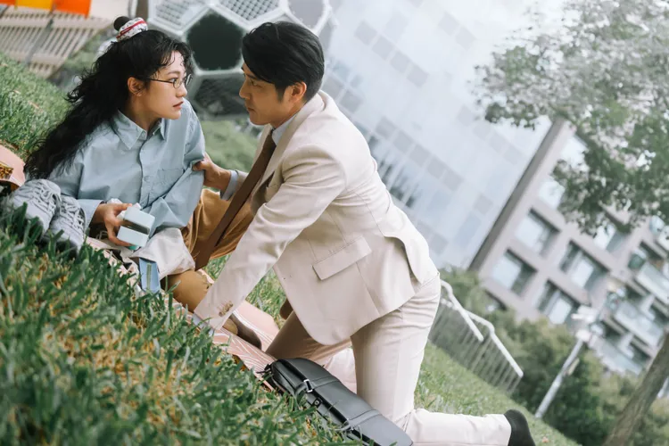 李玲葦、胡宇威在劇中超甜。公視+提供