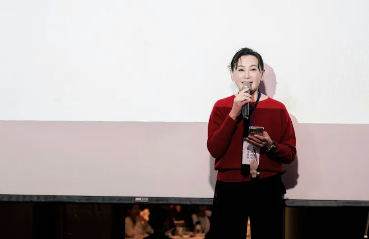 陈亚兰以影帝风范推动时尚公益。台师大GF-EMBA校友会提供