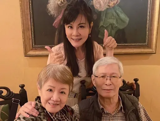 怎么又一位音乐人陨落！  歌后龙千玉恸别恩师