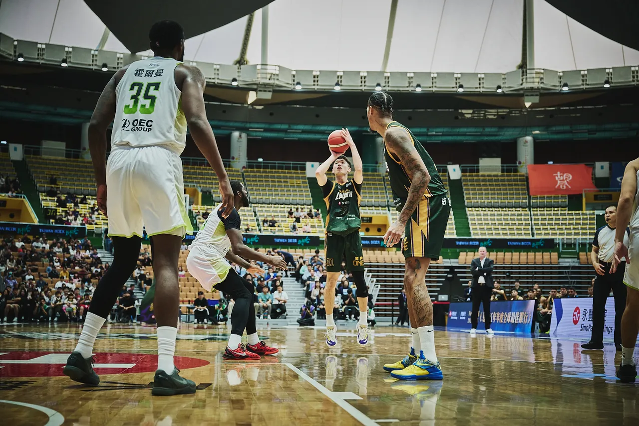 台啤云豹之后替代主场，将可能换到健行大学体育馆打。台啤云豹提供