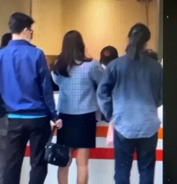 逮到了!早餐店門口偷拍女子裙底風光 中壢已婚男落網