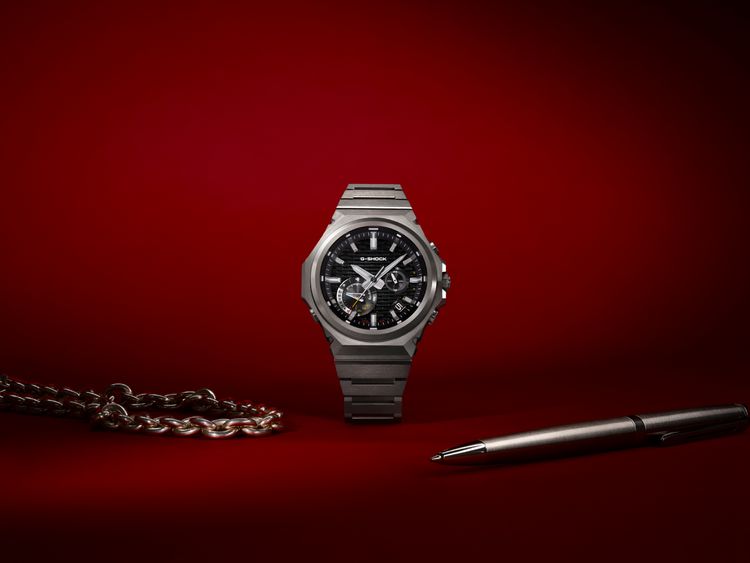 G-SHOCK八角錶中型尺寸登場　輕薄美學搭磚紋面盤更有型