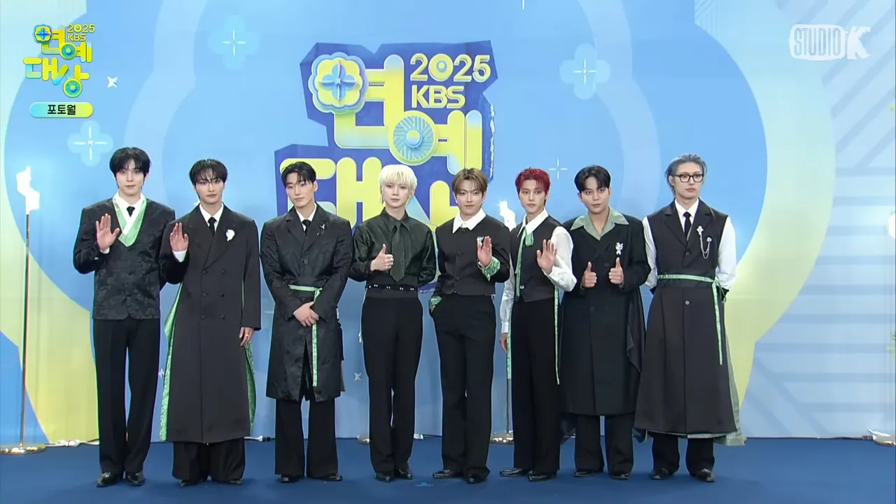 ATEEZ《两天豆夜》拿下最佳数位内容奖。翻摄KBS