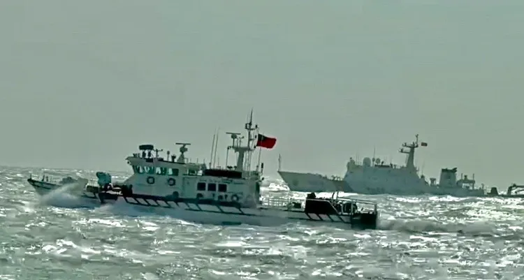 海巡署全程掌握中国福建海事局3艘公务船昨（6）日在台湾海峡中线以西的活动。海巡署提供