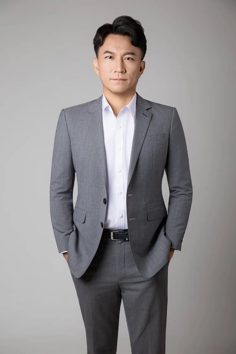 㺭巍國際法律事務所郭子維律師。