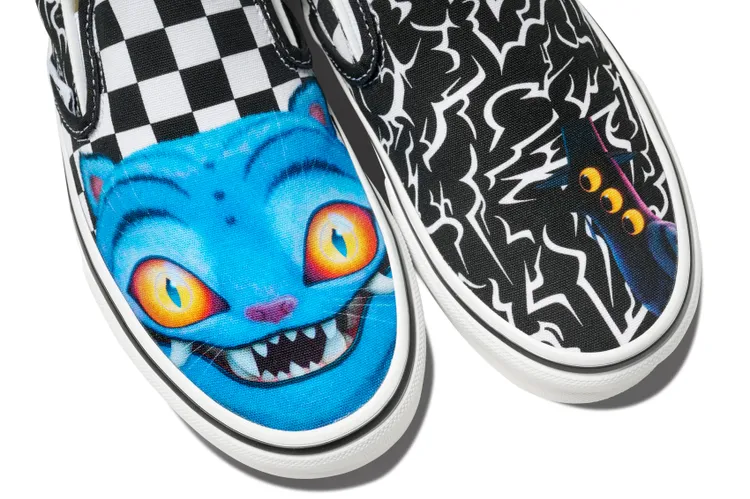 經典滑板鞋沿用了標誌性棋盤格搭配藍色老虎「Derpy」圖案。品牌提供