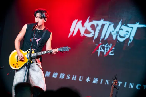 出道超过20年开唱遇未成年歌迷　笑称「考古来的」亲曝明年计划至少3首新歌