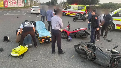 自小客闯红灯！撞倒4机车　3人受伤有人肋骨骨折