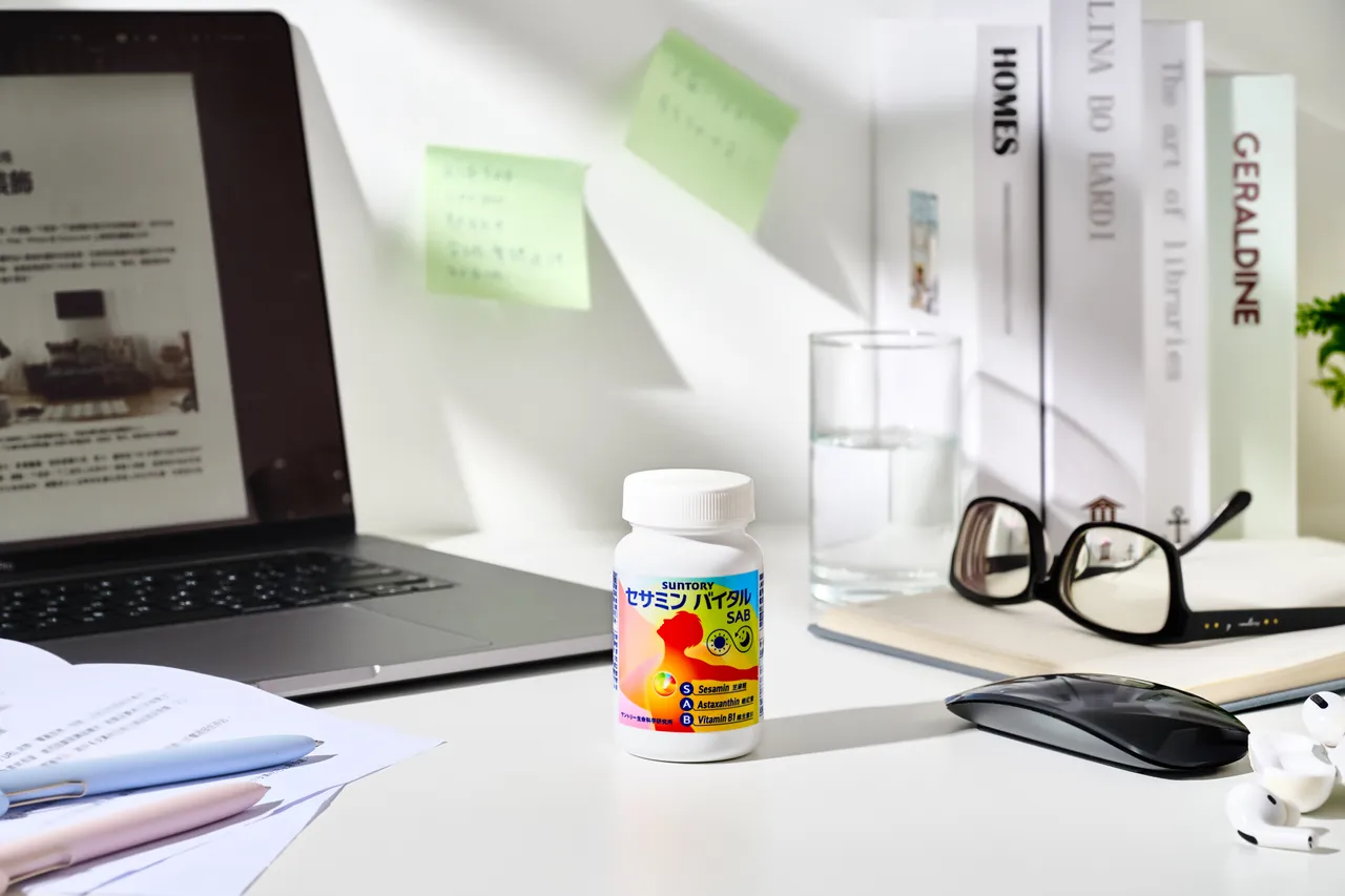 三得利元沛SAB芝⿇明E胶囊，60粒／1190元、120粒／2100元。品牌提供