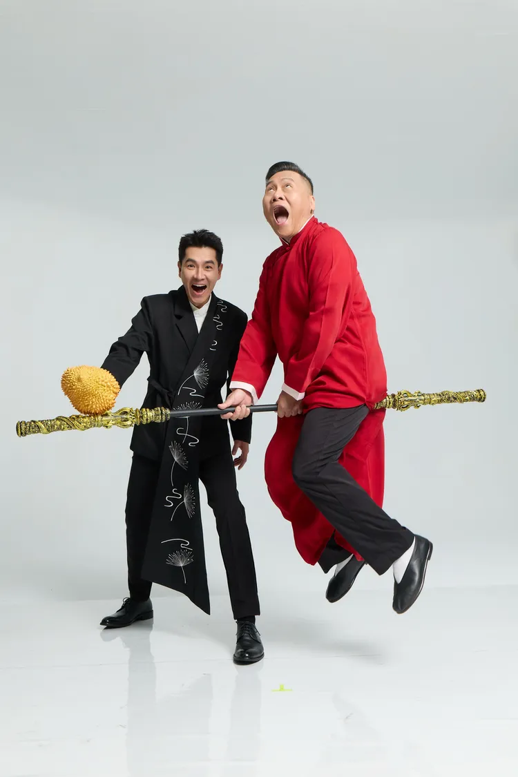 王傳一、朱德首次合作相聲脫口秀默契十足趣味橫生。嚞娛樂提供