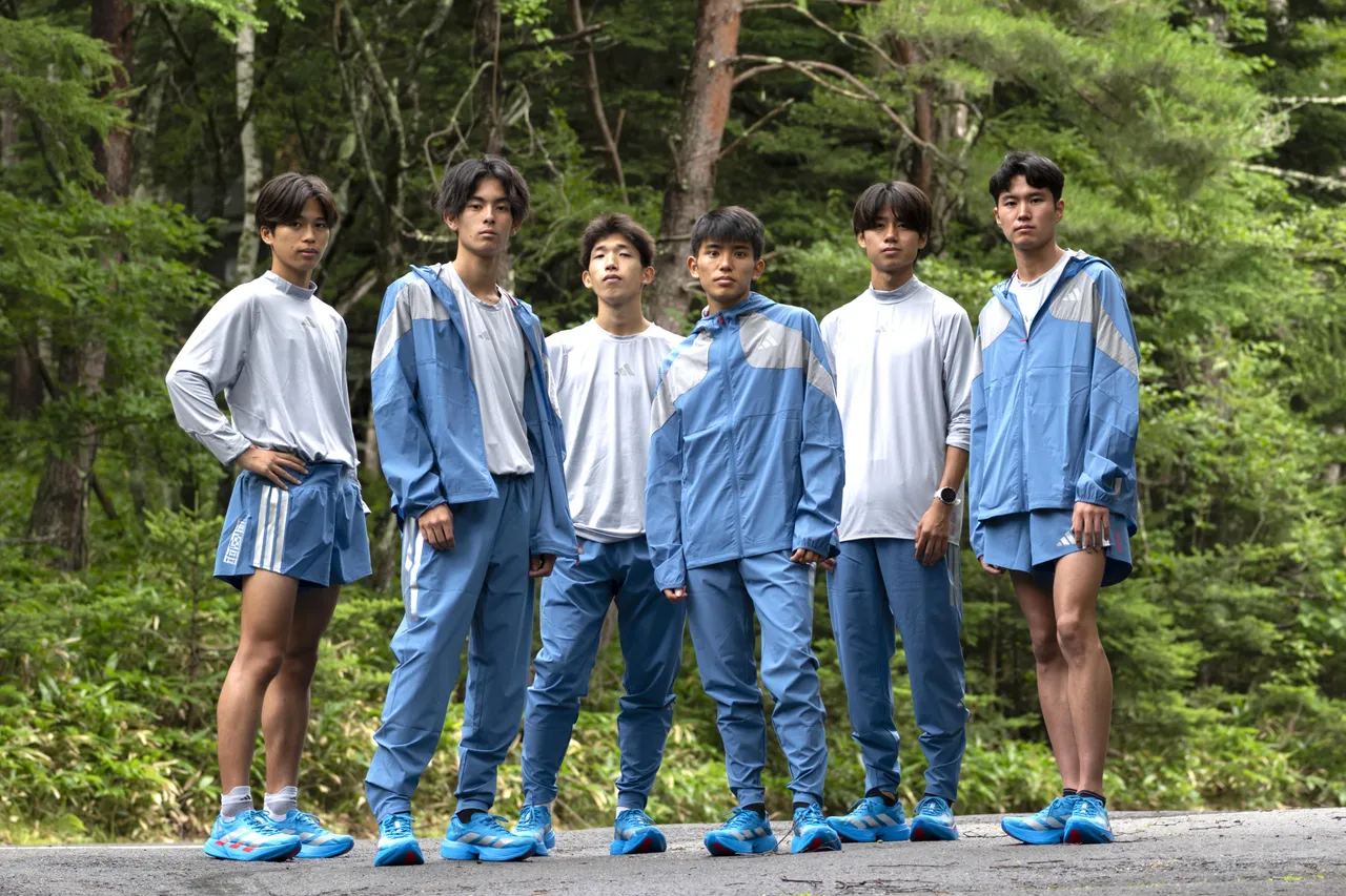 adidas同步推出以湖水色彩为基底的期间限定服饰。品牌提供