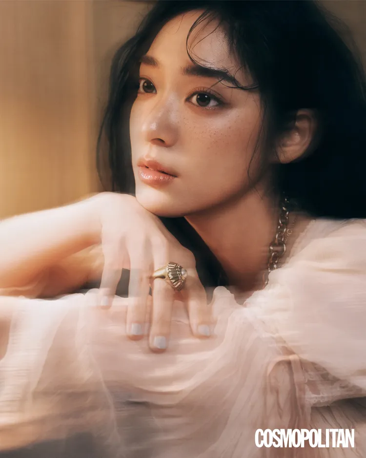 江齊拍攝《COSMOPOLITAN》封面。《COSMOPOLITAN》提供