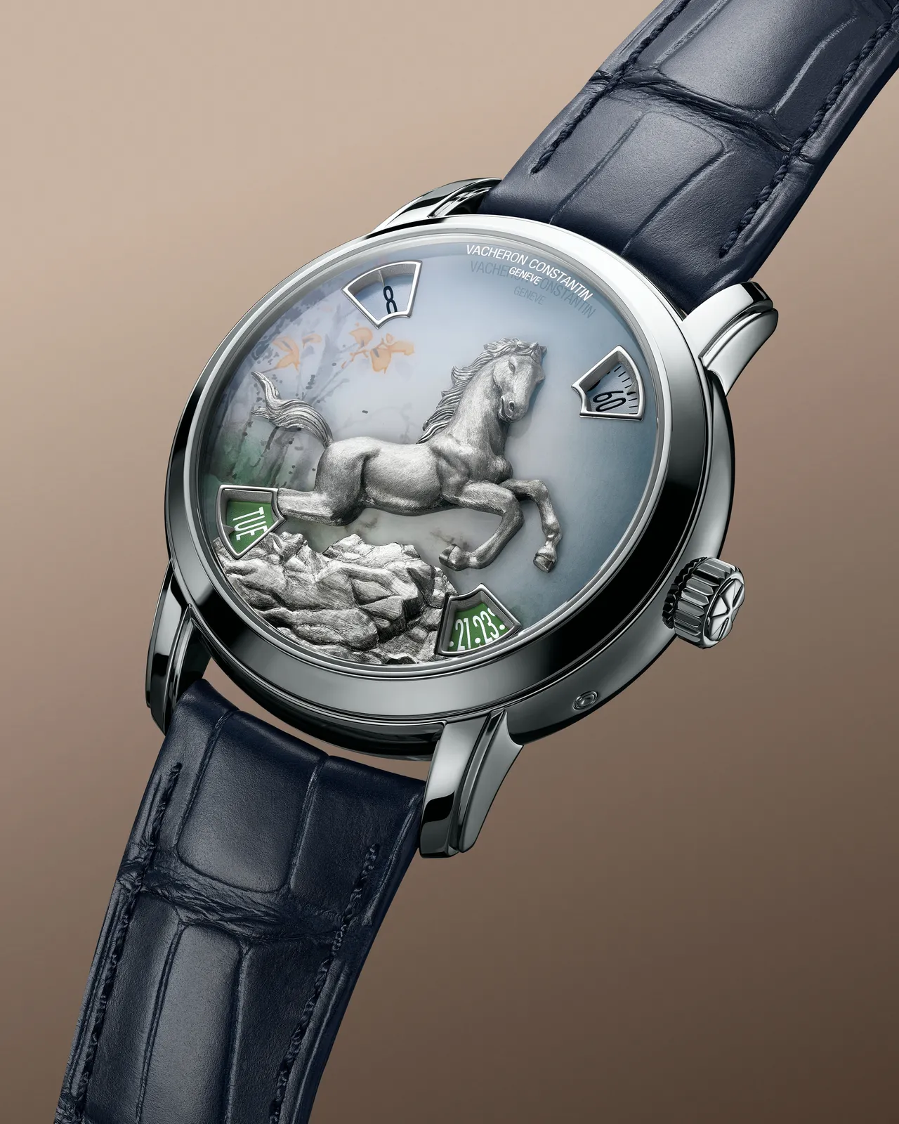 江诗丹顿Métiers d’Art 艺术大师系列中国十二生肖传奇之马年腕表，40mm，950铂金表壳，18K 5N金质表盘（采用雾面微绘和大明火珐瑯彩绘工艺），蓝色密西西比鳄鱼皮表带，2460 G4自动上链机芯，动力储存40小时，防水深度30米，各限量25只。品牌提供