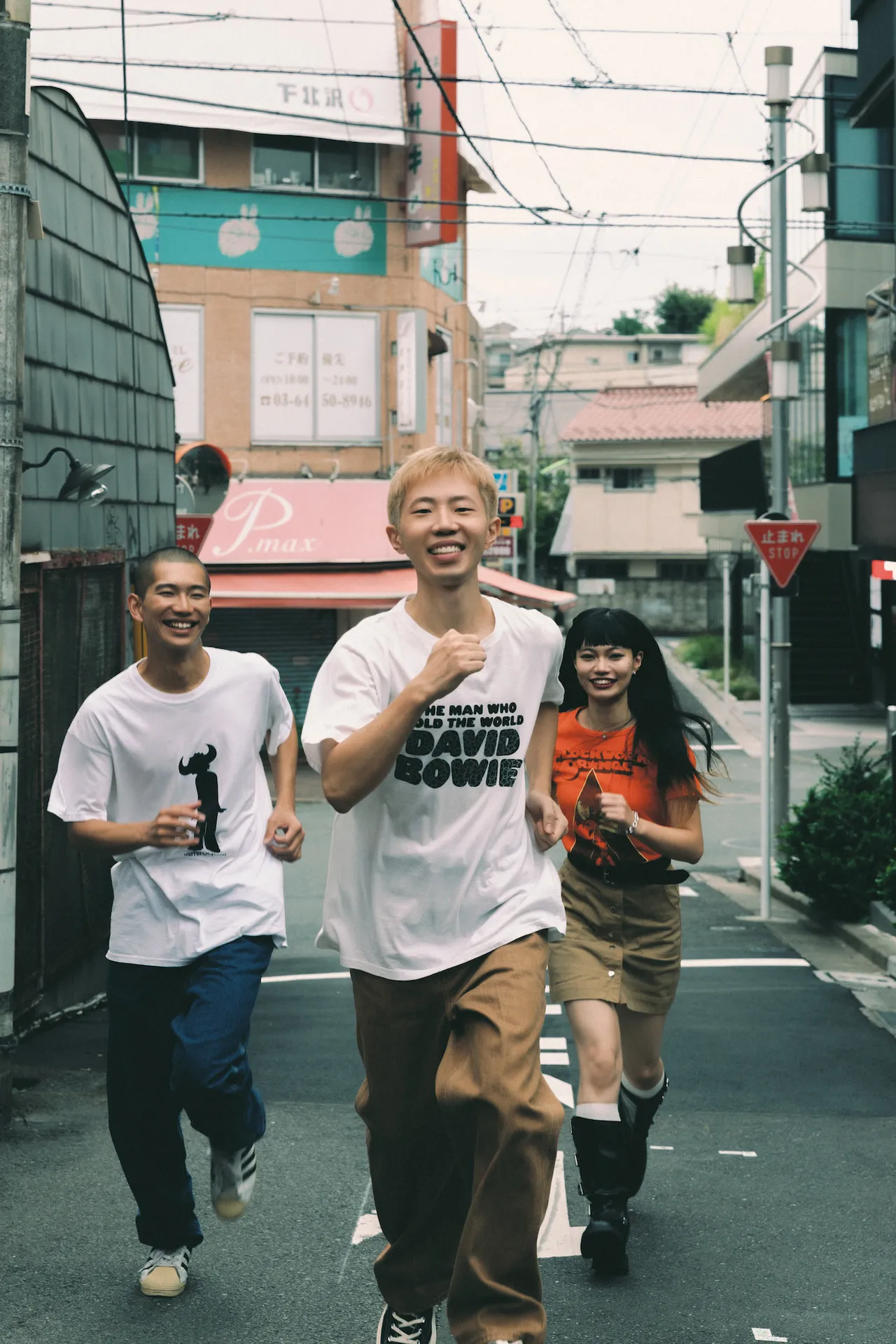 鄭興（中）MV於日本取景。好的秋工作室提供