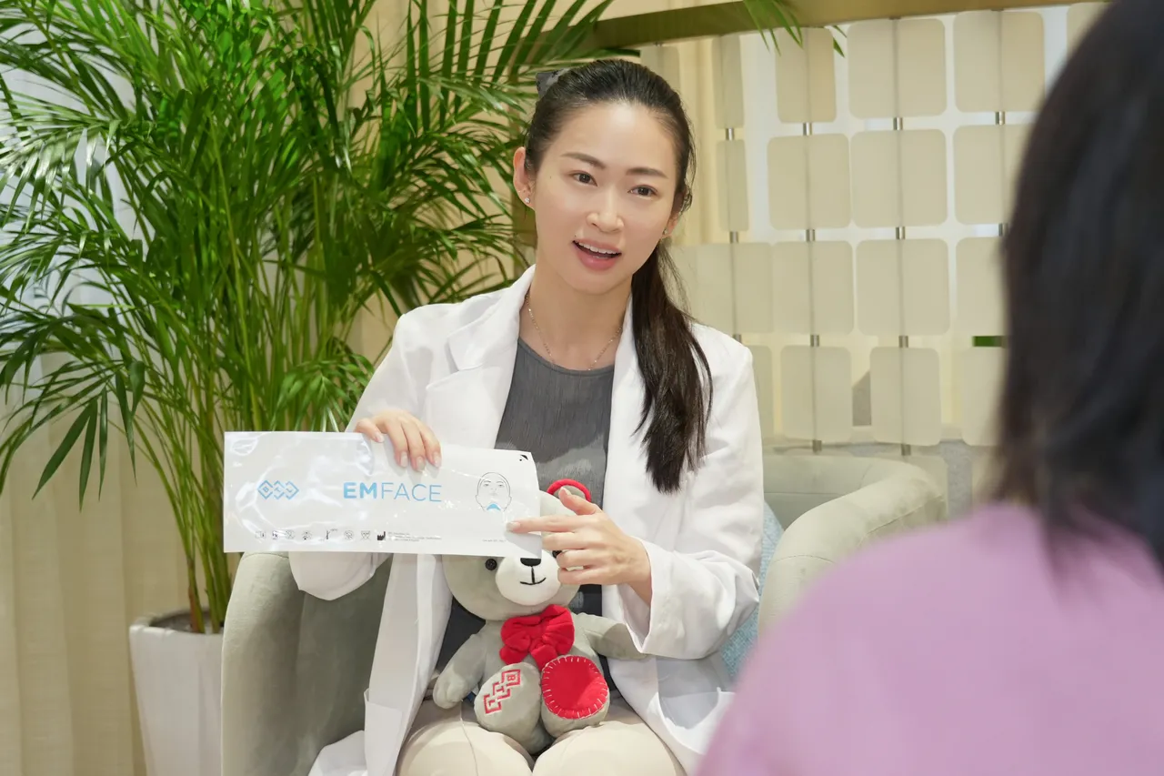 全球突破百万次临床的「EMFACE菲斯波」，能正确作用在特定上升肌肉群，深受消费者喜爱。