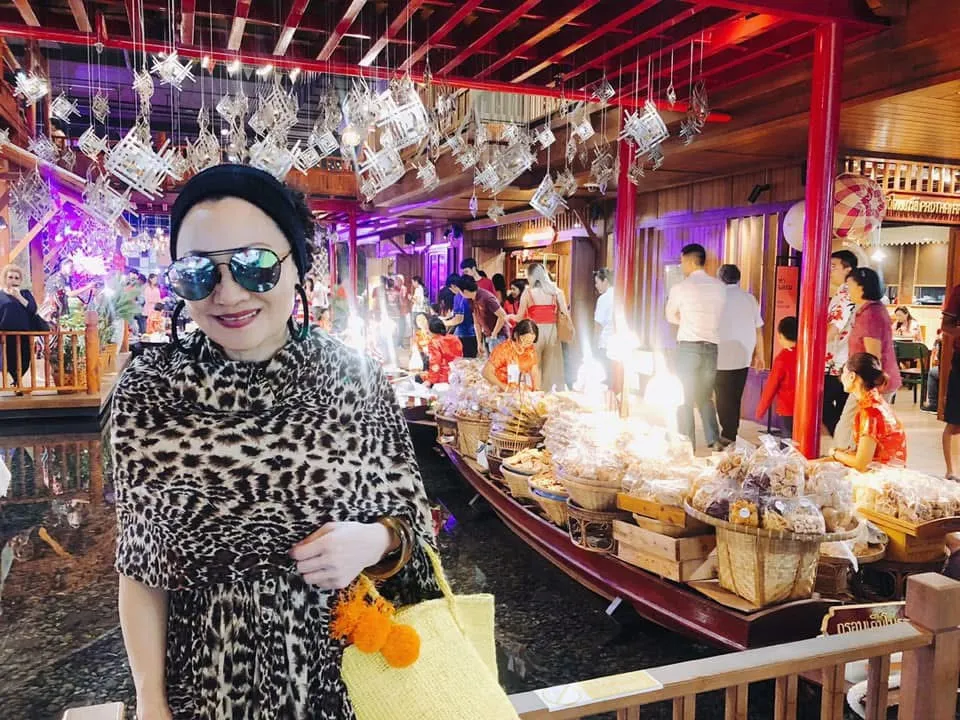 比莉慟別曹西平「淚停不下來」 揭他孝順背病父洗澡！放棄演藝事業賣可樂餅