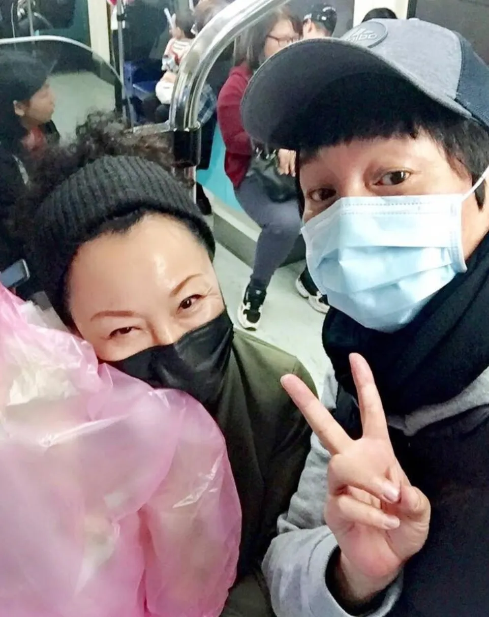 曹西平与比莉早在秀场时期就认识至今。翻摄脸书