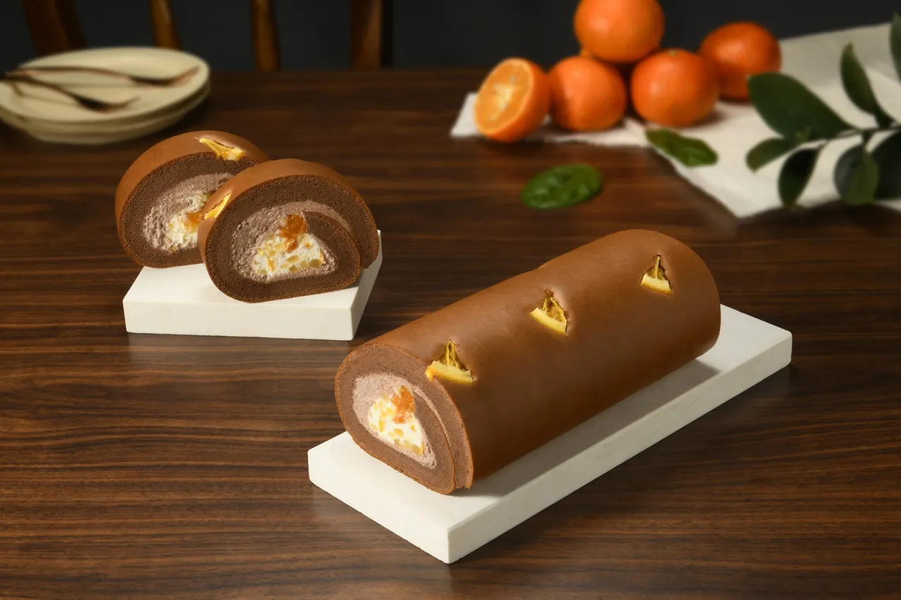 亚尼克X金家ㄟ真情献礼，济州橘风巧克力生乳卷，5种华丽柑橘相遇比利时巧克力，苦甜回「柑」，售价565元。业者提供