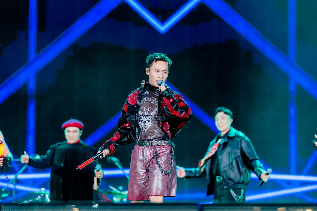 阿美族歌手 Ponay（卜耐） 领军台湾原住民乐团「Ponay的原式大乐队」，为「2026雄嗨趴」跨年晚会带来舞曲组曲。翻摄画面