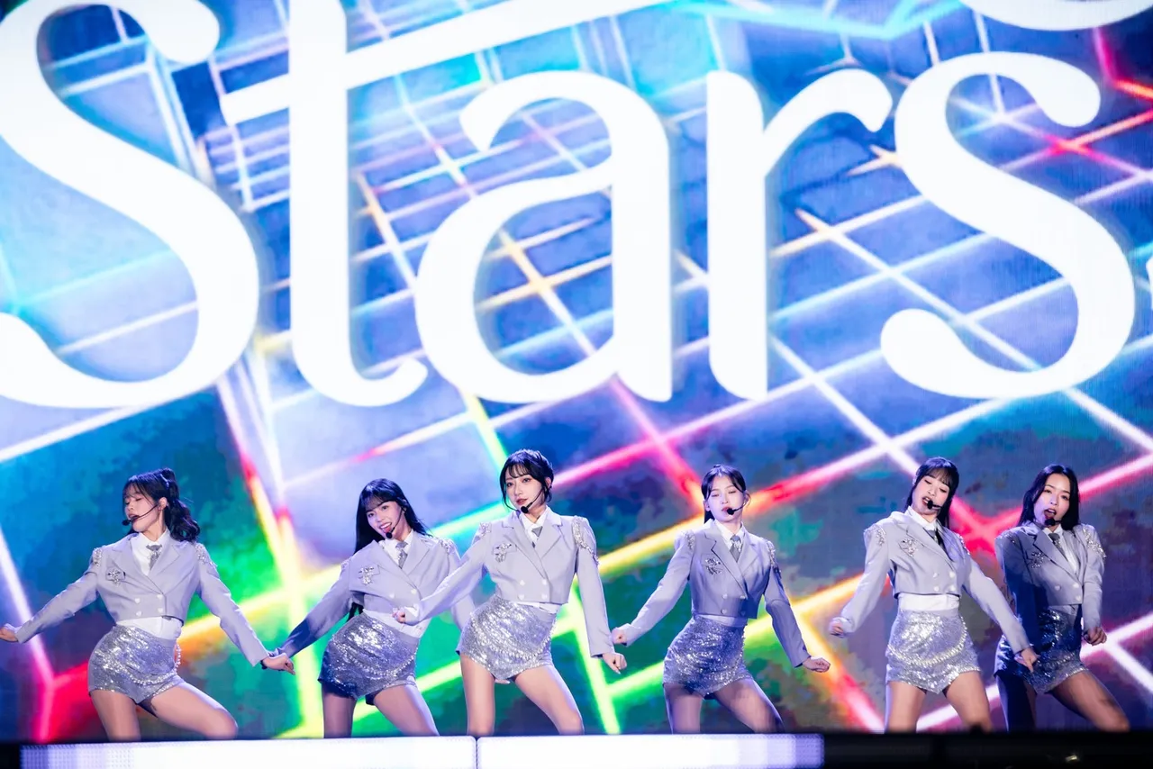 台钢雄鹰应援啦啦队WING STARS，在「2026 雄嗨趴」活力四射。翻摄画面