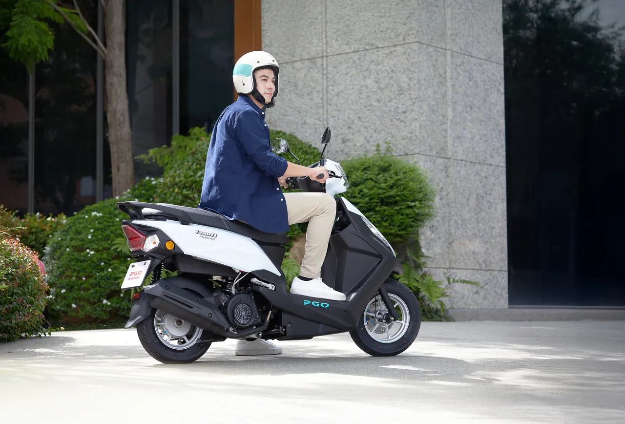 PGO威力125为全台第一辆通过认证的油电机车，拥有多达83项专利与技术认证，并以能源局公告65.6km/L的油耗表现，拿下同级距油耗冠军。业者提供