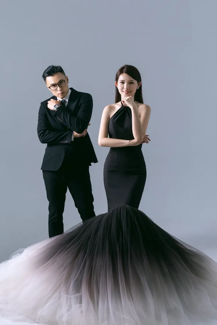 林佩潔笑說拍婚紗照比拍形象照累。中天提供