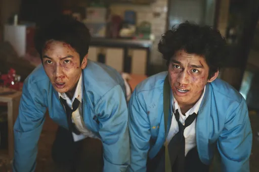 柯震东暗巷惨遭围殴　戴立忍隔墙出掌神救援