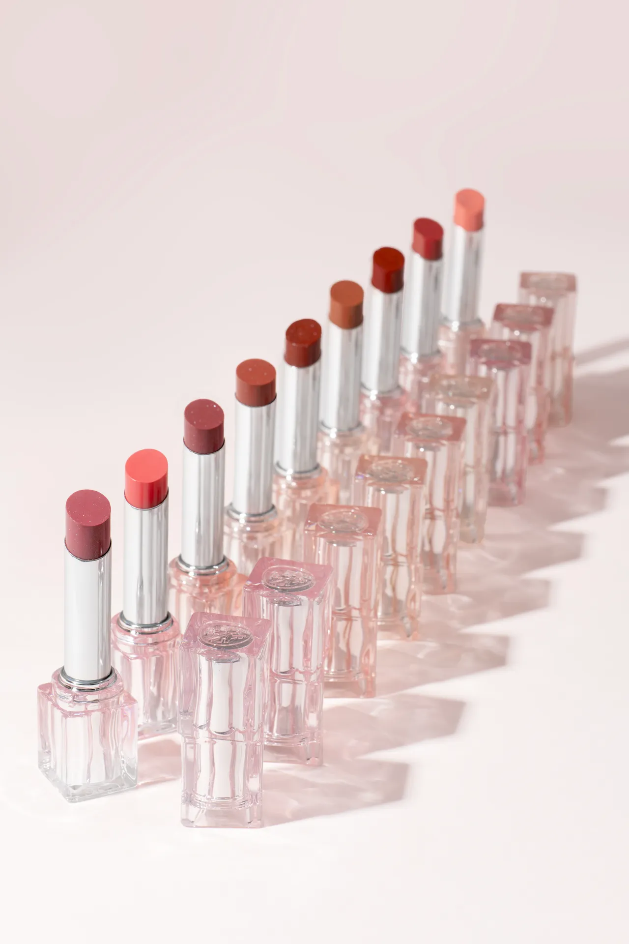 水润光泽唇膏。品牌提供