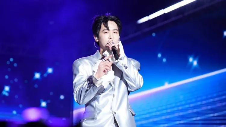 小樂在台中跨年會上，演唱投入，情緒亢奮。三立提供