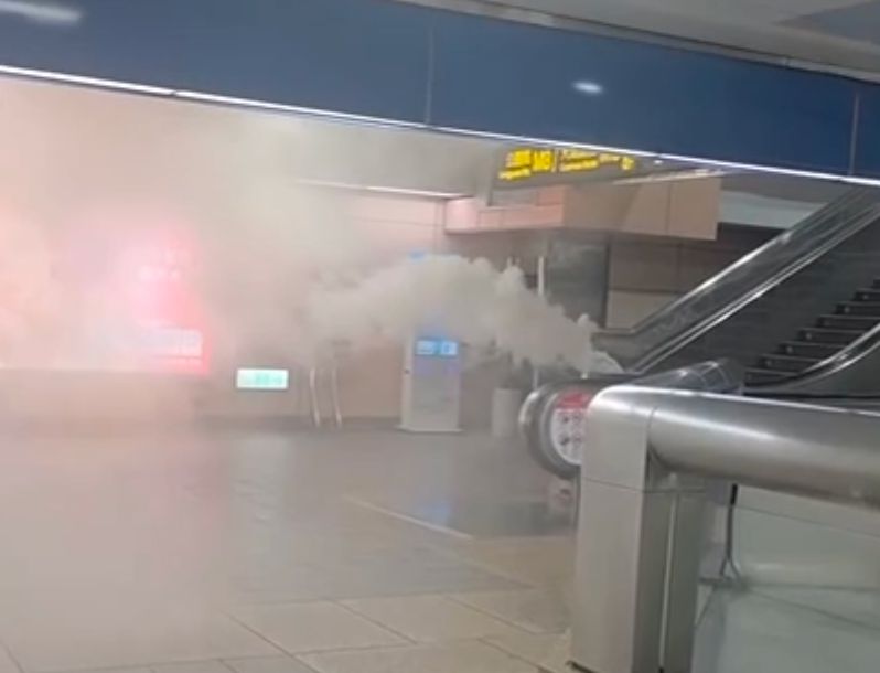 北捷擲彈砍人|星巴克「火速關鐵門」救客人!網讚:比北捷機警