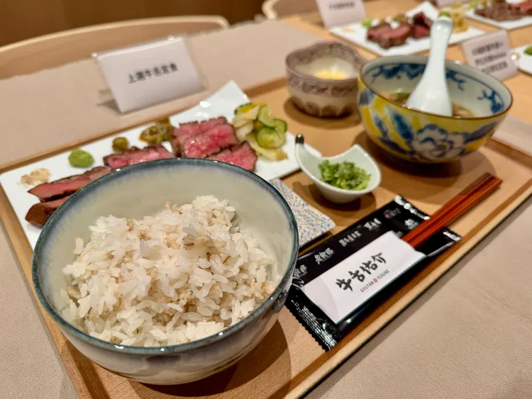 日本仙台風格的牛舌定食須4大要素，包含麥飯、山藥泥等。莊偉祺攝