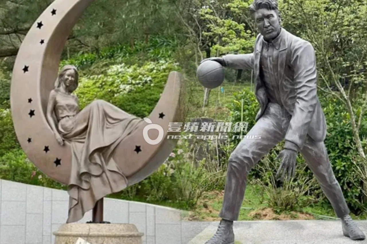 金宝山设有李玟（左）、高以翔的纪念园区。特勤中心摄