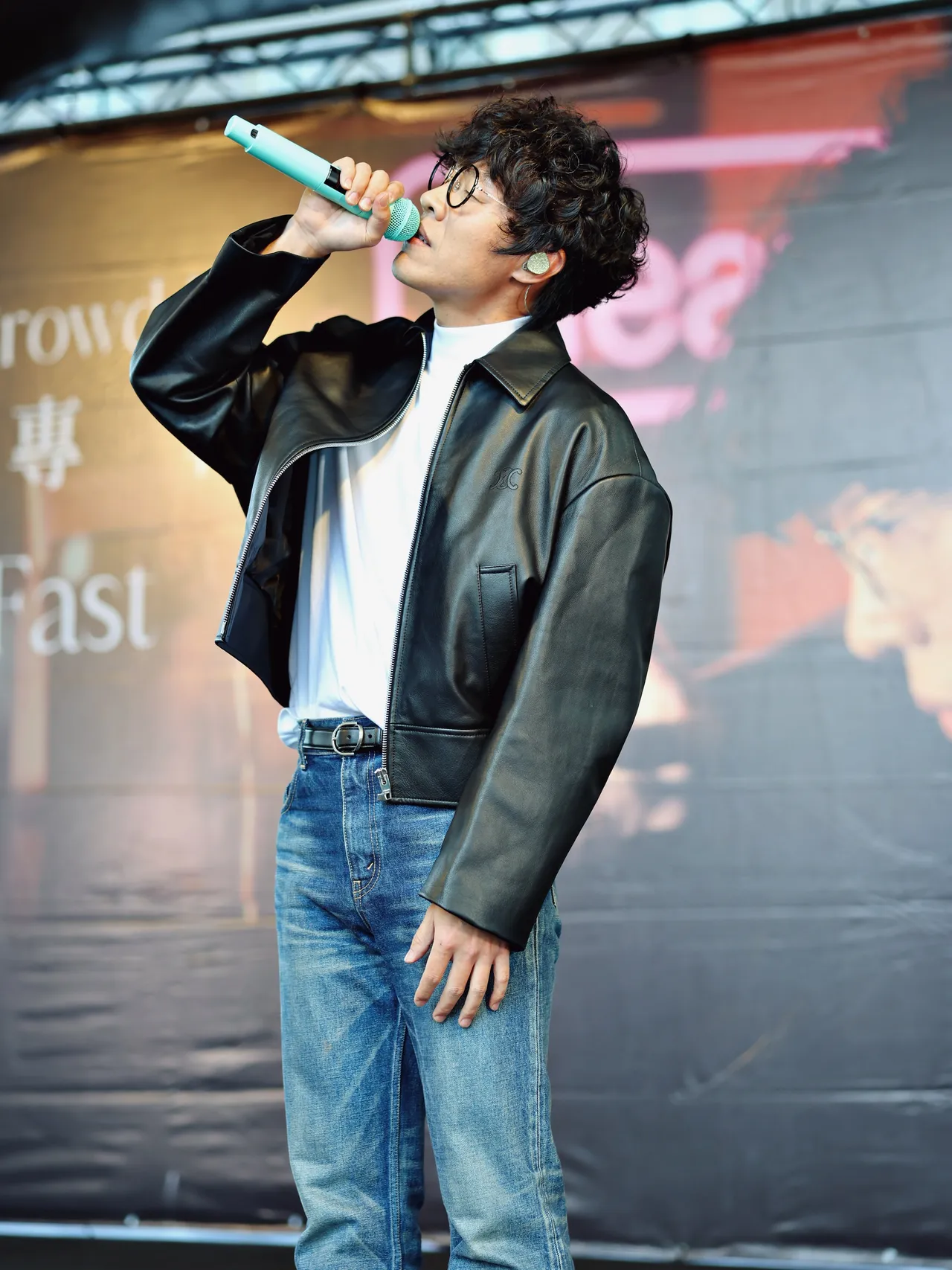 卢广仲现场演出实力圈粉一圈又一圈。添翼创越提供